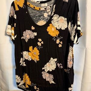 Maurices Black and Yellow Floral Short Sleeve Top